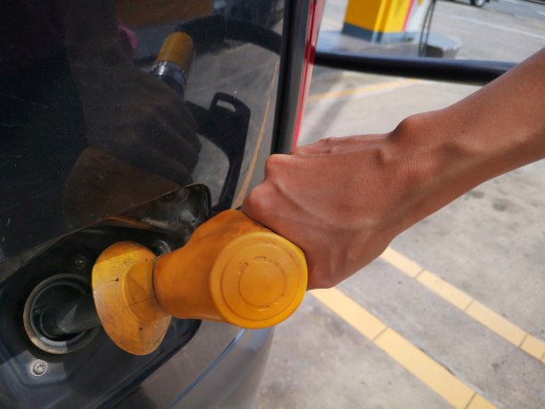 加油站加油图片下载