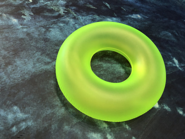 游泳圈图片下载