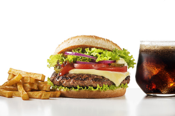 汉堡、炸土豆和可乐图片下载