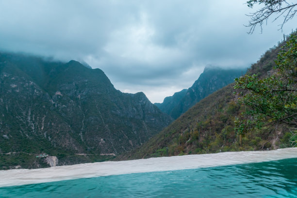 墨西哥托兰多戈的热水池图片下载
