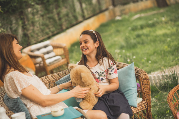 和妈妈开心的一天图片下载