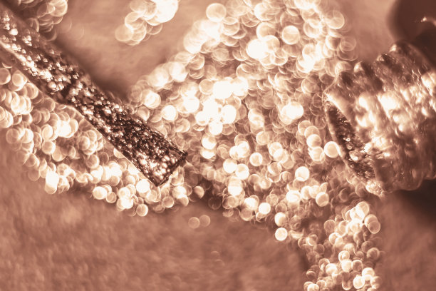 指甲油光泽的纹理特写。刷子旁边没有一瓶指甲油。图片下载