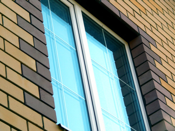 砖房的塑料窗图片下载