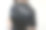 女人用黑色拳击手套打了一拳图片下载