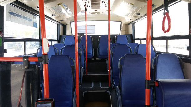 在首尔的公交车上图片下载