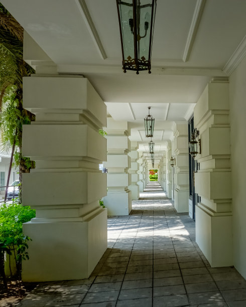 走廊两旁的柱子图片下载