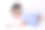 戴眼镜的男孩，躺在床上看书图片下载