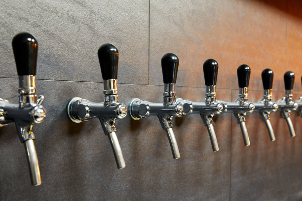 啤酒装瓶设备图片下载