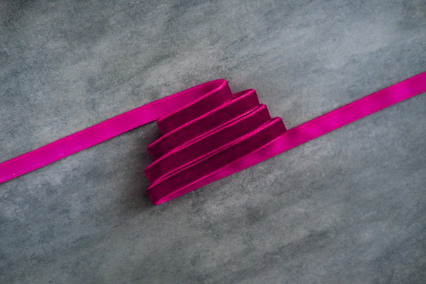 圣诞树丝绒丝带图片下载