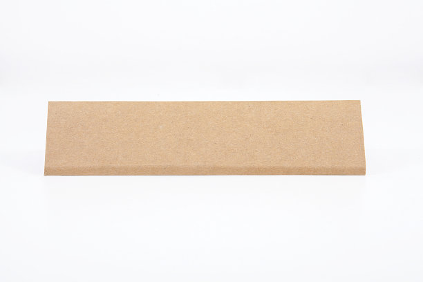 木桌上铭牌。图片下载