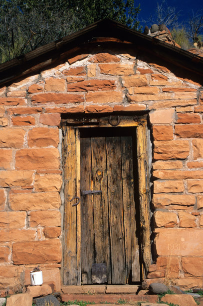 泰勒舱门图片下载