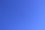 喷气式客机的剪影在晴朗的天空中飞行图片下载