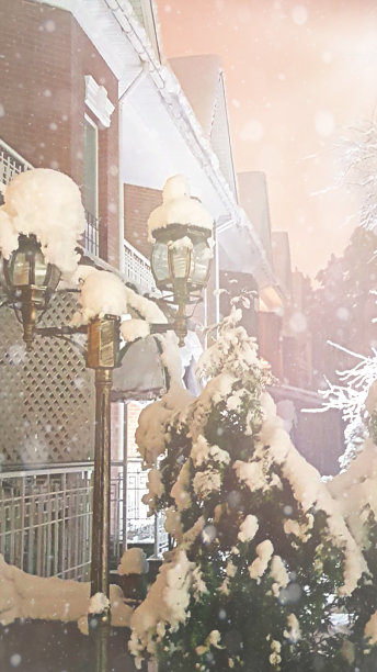 冬季背景，古色古香的灯笼，冬季假日的概念，旅游，旅游。新年或圣诞节。贺卡，横幅，日历。选择性对焦，模糊，复制图片下载