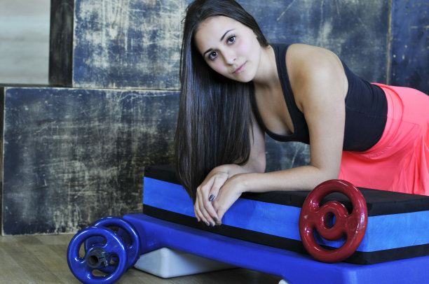 健身房锻炼图片下载