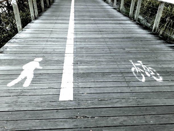 木制的运动路径图片下载