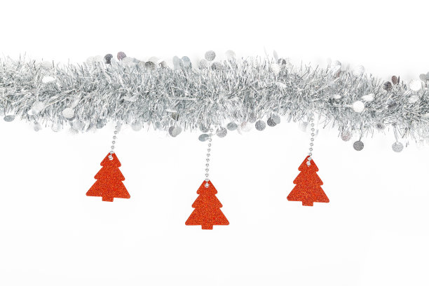 圣诞银色花环，红色树纸，白色背景。图片下载