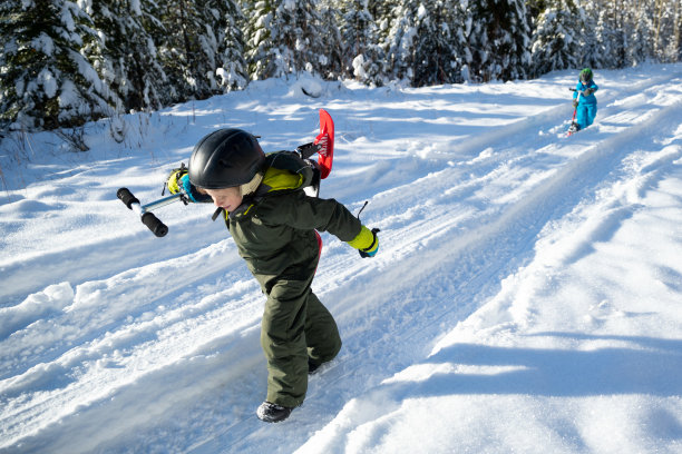 滑雪滑板车图片下载