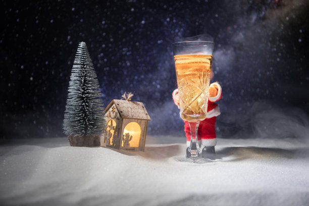 新年概念与香槟软木塞图片下载