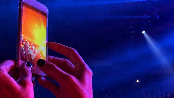 在音乐会上图片下载