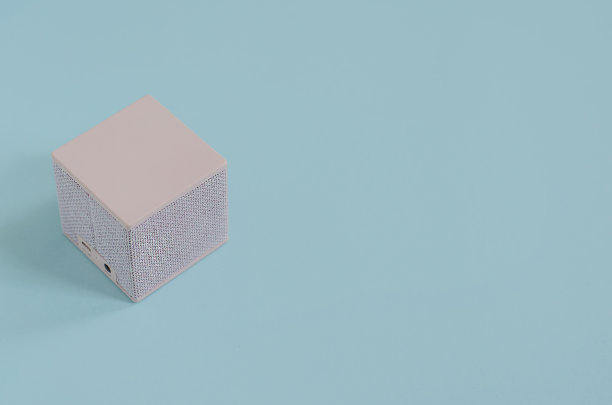 粉红色的蓝牙音箱图片下载