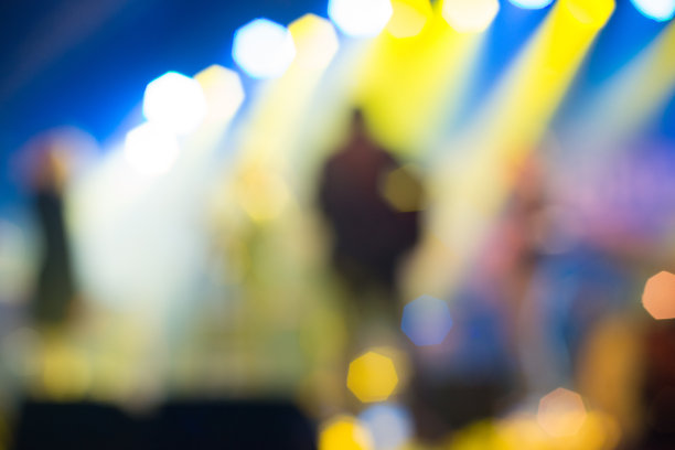 模糊的舞台在一个免费的户外音乐会在欧洲。图片下载