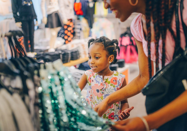 和妈妈购物图片下载