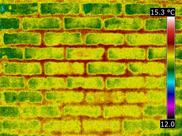 热红外图像彩虹色砖墙图案图片下载