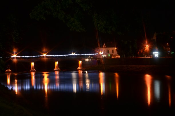 桥在晚上图片下载