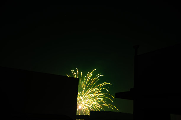 鞭炮庆祝新年排灯节图片下载