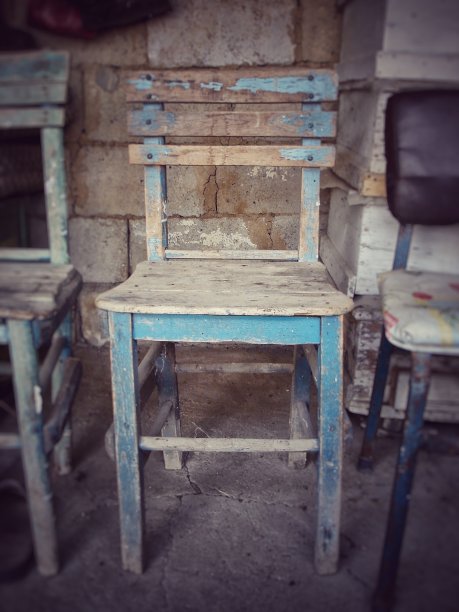 乡村的木椅上图片下载