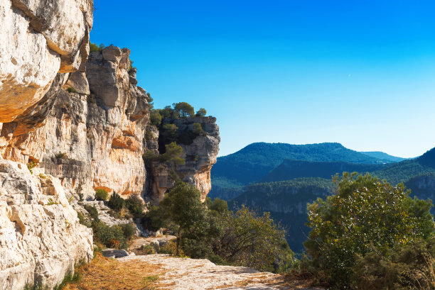 西班牙加泰罗尼亚，塔拉戈纳，西乌拉纳的岩石景观。文本复制空间图片下载