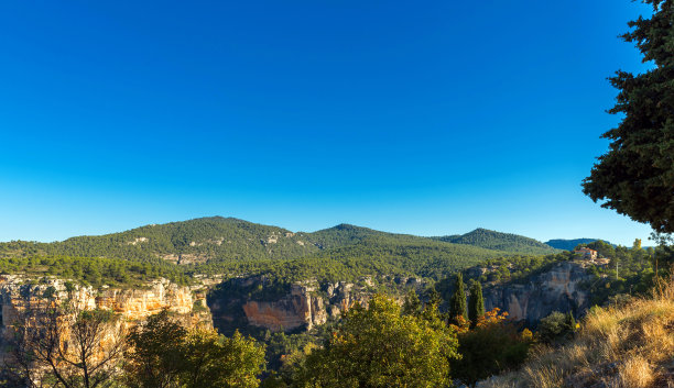 西班牙加泰罗尼亚，塔拉戈纳，西乌拉纳的岩石景观。文本复制空间图片下载