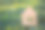 剪纸的房子在自然背景与复制空间图片下载