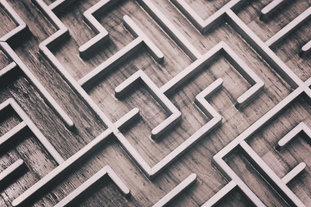 木制的棕色迷宫迷宫拼图接近图片下载
