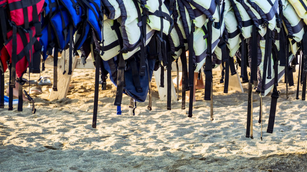 彩色水上救生衣图片下载