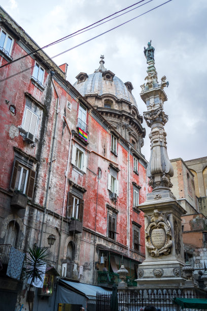 意大利那不勒斯圣热纳罗方尖碑图片下载