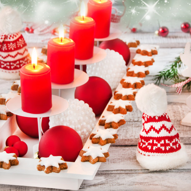 圣诞装饰蜡烛和饼干图片下载