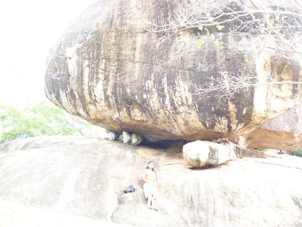 斯里兰卡阿努拉达普拉传统天然岩石王国图片下载