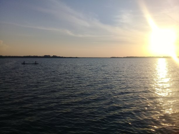 亚马逊的日落图片下载