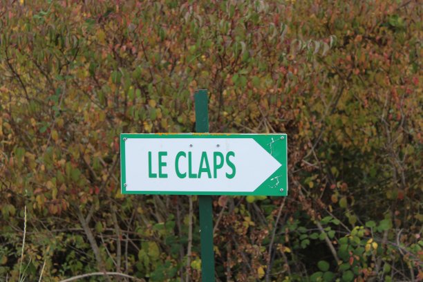 LUC EN DIOIS村和普罗旺斯的CLAPS - DROME图片下载