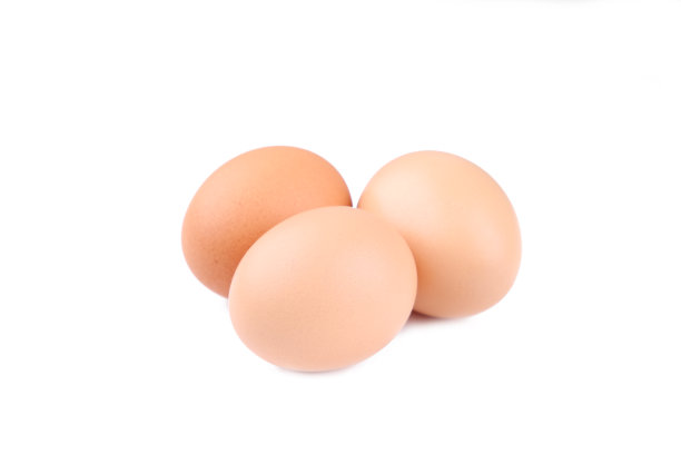 鸡蛋孤立在白色背景上。图片下载