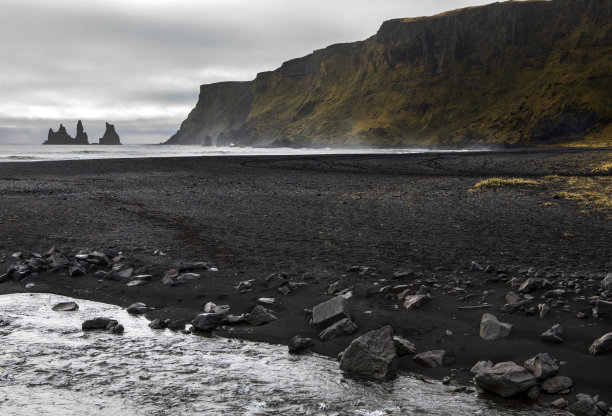 冰岛的Reynisdrangar Sea Stacks图片下载