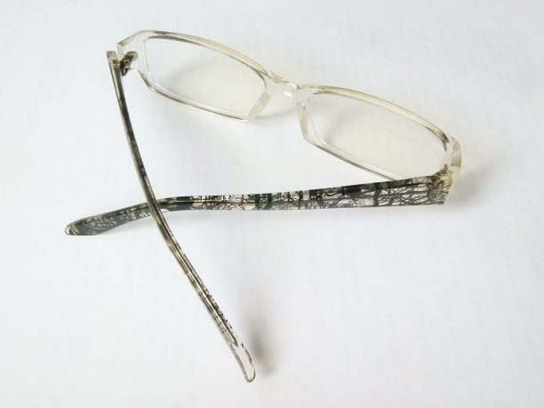 监视器上的安全眼镜图片下载