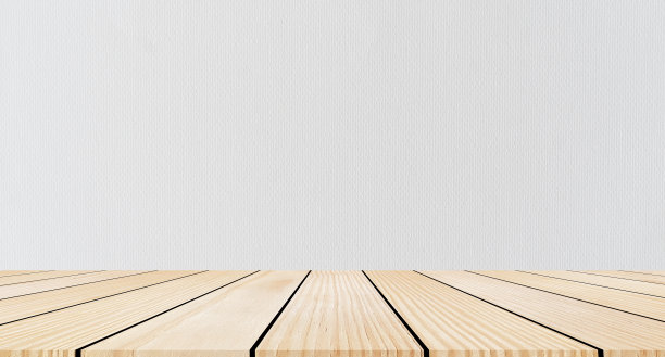 现代现代的奶油木板材台面与白色素色纸纹理背景，用于广告推广产品展示。图片下载