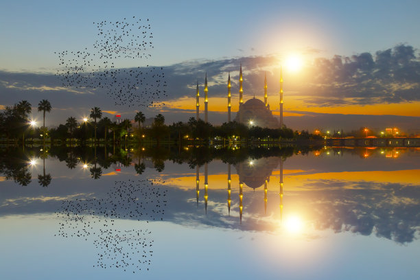 萨班奇中央清真寺，土耳其阿达纳夜和赛汗河。图片下载