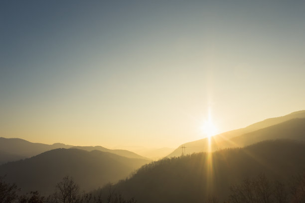 美丽的山脉景观。欧洲塞尔维亚的莫克拉戈拉图片下载