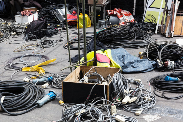 城市街道上的电气设备图片下载