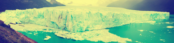 阿根廷东南部佩里托莫雷诺冰川全景图片下载