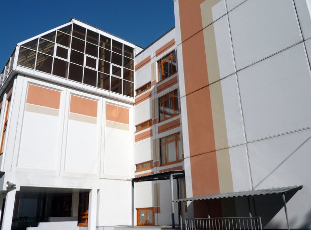 学校在一天图片下载