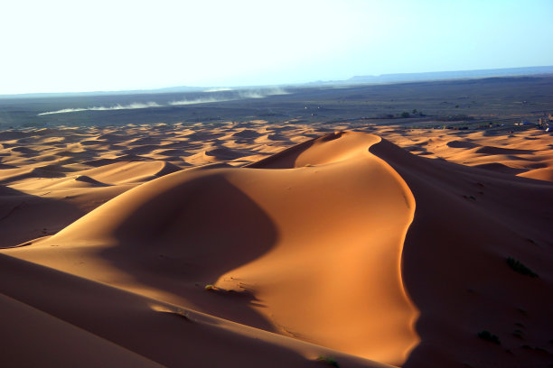 撒哈拉沙漠的沙丘，摩洛哥图片下载